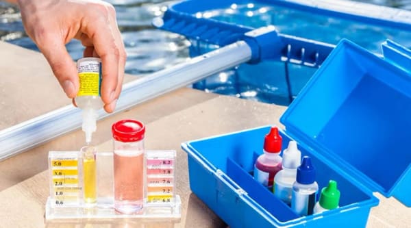 How to Measure the pH Levels of a Pool and Hot Tub?